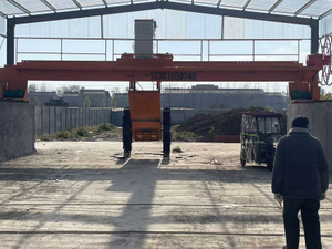 Hydraulic disc flipping machine