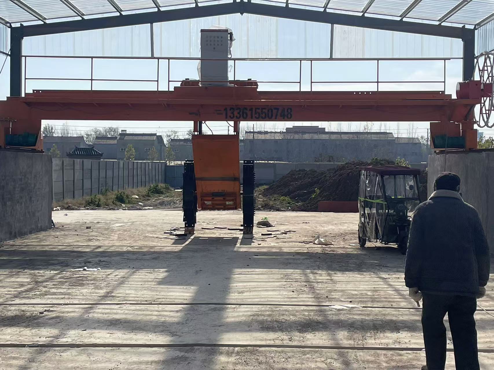 Hydraulic disc flipping machine