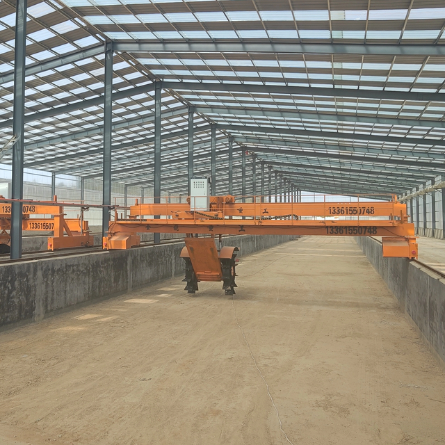 Large disc type hydraulic lifting and turning machine
