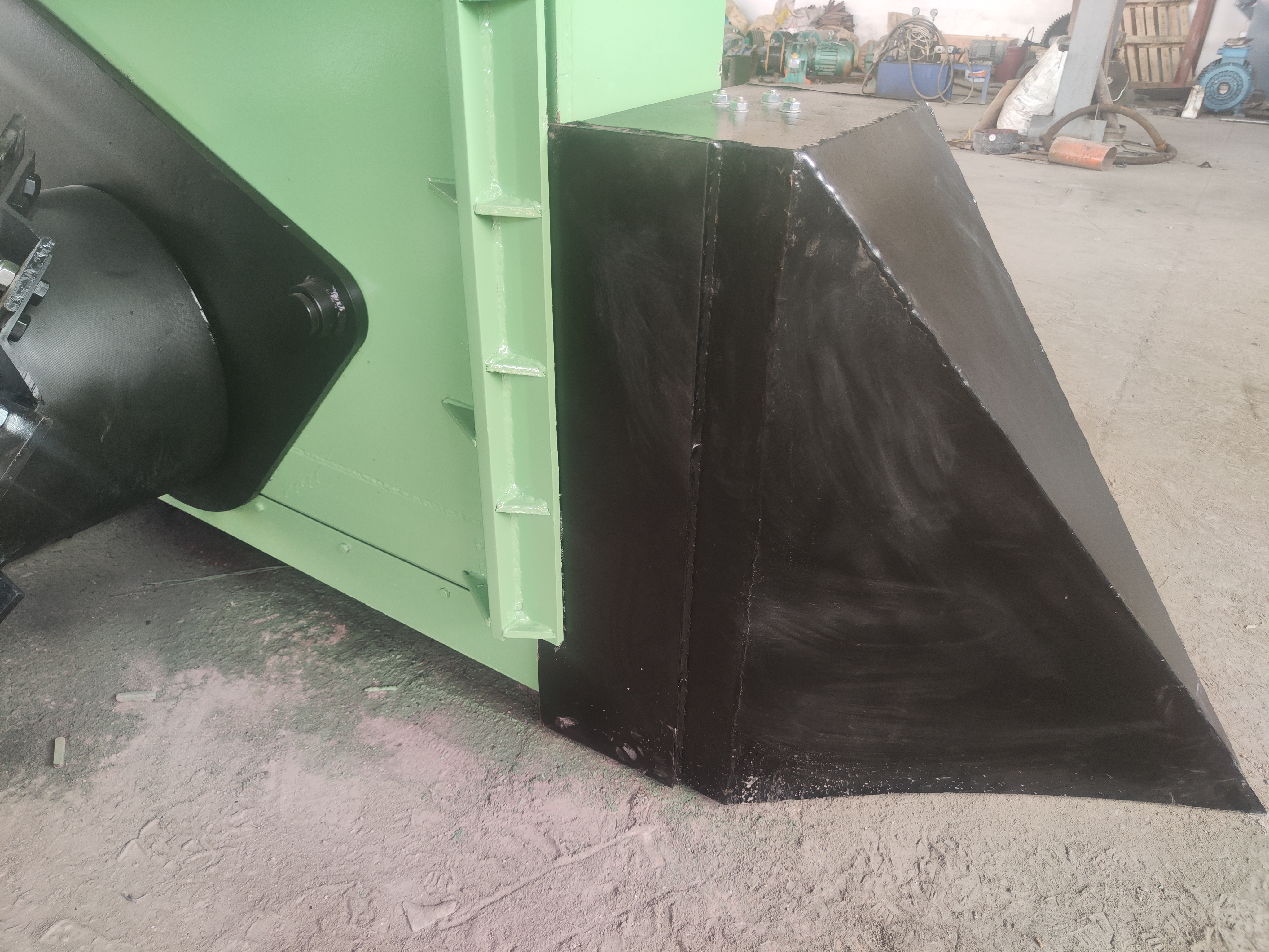Crawler type flipping machine