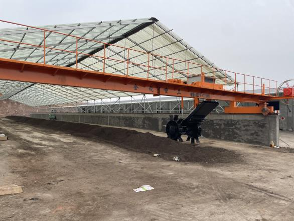 The disc type hydraulic lifting and flipping machine